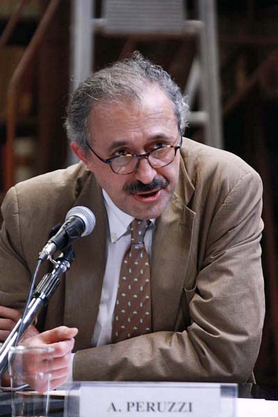 I LINGUAGGI TRA PASSATO, PRESENTE E FUTURO I LINGUAGGI TRA PASSATO, PRESENTE E FUTURO