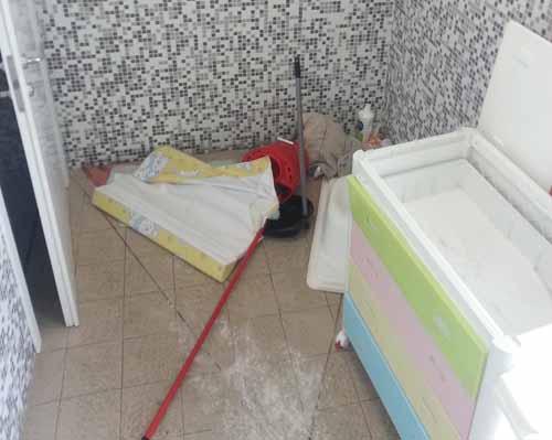 VANDALISMI AI BAGNI PUBBLICI, LE FAMIGLIE RISARCISCONO IL COMUNE VANDALISMI AI BAGNI PUBBLICI, LE FAMIGLIE RISARCISCONO IL COMUNE