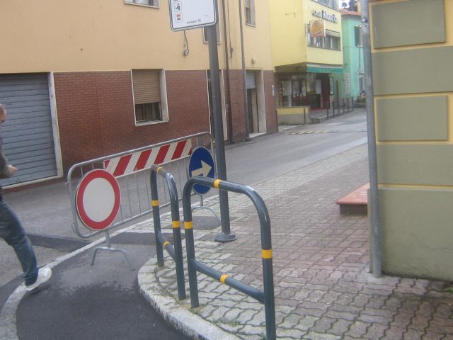 AGLIANA. COMIZI DI CHIUSURA A… SUON DI TRAFFICO AGLIANA. COMIZI DI CHIUSURA A… SUON DI TRAFFICO