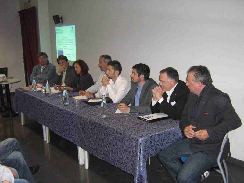 AGLIANA. E CONFCOMMERCIO FECE PARLARE GLI ASPIRANTI-SINDACO AGLIANA. E CONFCOMMERCIO FECE PARLARE GLI ASPIRANTI-SINDACO