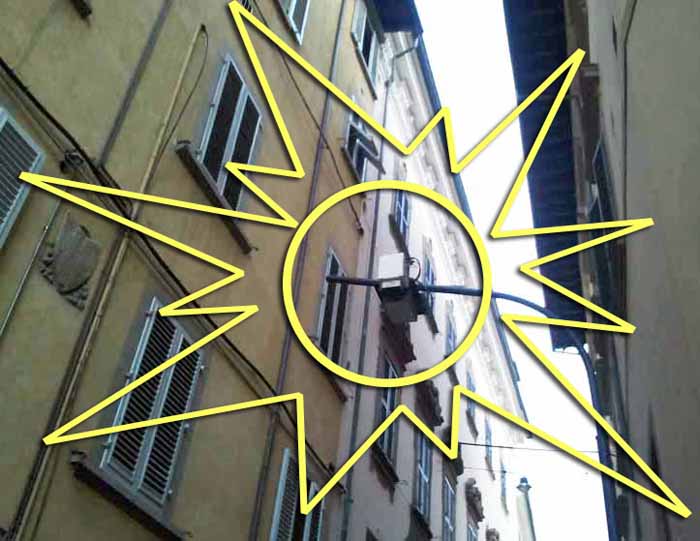 QUEL “COSO LASSÙ” CHE FA UN RUMORE DEL DIAVOLO QUEL “COSO LASSÙ” CHE FA UN RUMORE DEL DIAVOLO