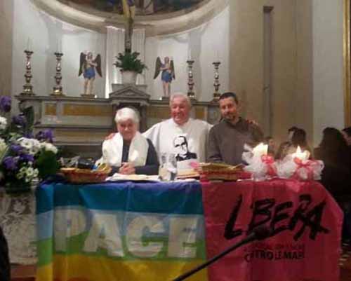 PADRENOSTRO CORRETTO E BANDIERE ALL’ALTARE PADRENOSTRO CORRETTO E BANDIERE ALL’ALTARE