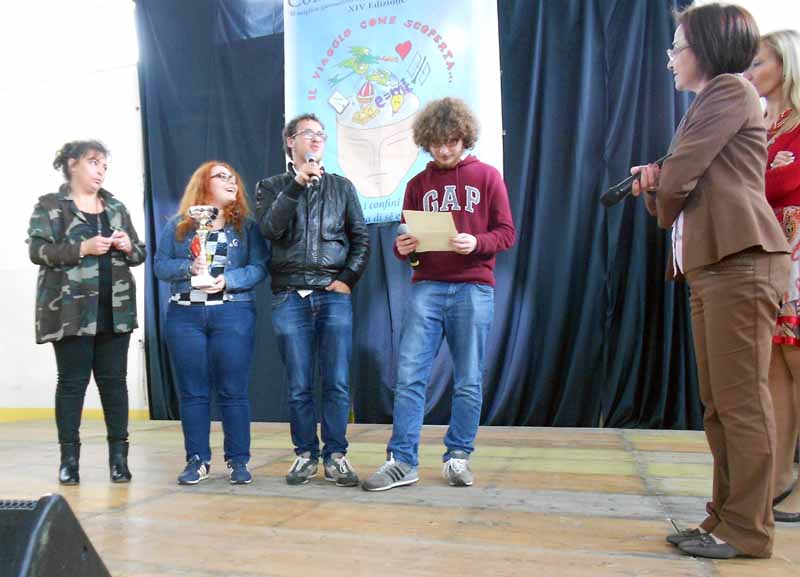 I REDATTORI DI ‘LOGOS’ PREMIATI A MANOCALZATI I REDATTORI DI ‘LOGOS’ PREMIATI A MANOCALZATI