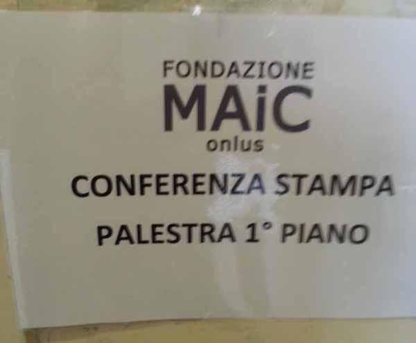 «E IO LICENZIO» DISSE IL CAPO «E IO LICENZIO» DISSE IL CAPO