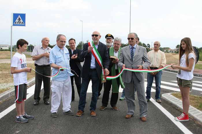 ZONE INDUSTRIALI, INAUGURATO IL COLLEGAMENTO PONTE STELLA-CANTAGRILLO ZONE INDUSTRIALI, INAUGURATO IL COLLEGAMENTO PONTE STELLA-CANTAGRILLO