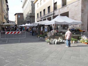 Mercatino di via Roma. 2