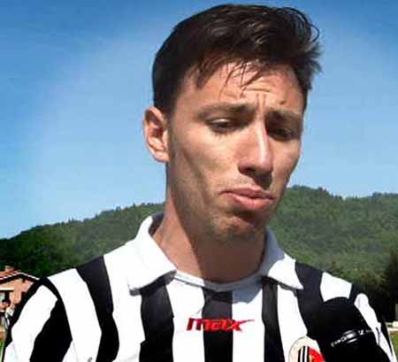 UNA MESSE DI CALCIATORI IN ARRIVO UNA MESSE DI CALCIATORI IN ARRIVO