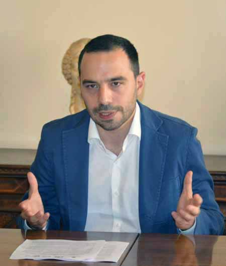 consiglio. APERTURA CON NOVE COMUNICAZIONI consiglio. APERTURA CON NOVE COMUNICAZIONI