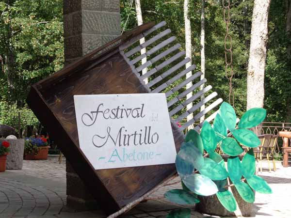 ABETONE. TORNA IL FESTIVAL DEL MIRTILLO
