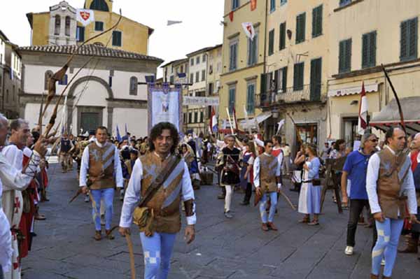 PARTE IL 37ESIMO PALIO DEGLI ARCIERI CITTÀ DI PESCIA PARTE IL 37ESIMO PALIO DEGLI ARCIERI CITTÀ DI PESCIA