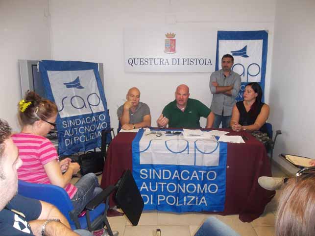 LE FORZE DELL’ORDINE PENSANO ALLA DISOBBEDIENZA LE FORZE DELL’ORDINE PENSANO ALLA DISOBBEDIENZA