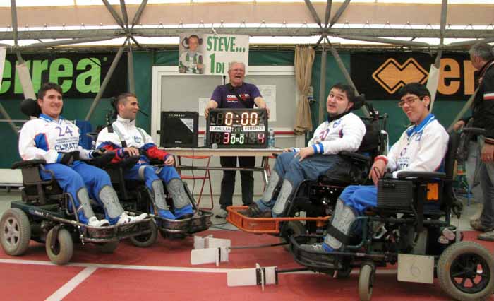 «WHELL CHAIR HOCKEY» IN CARROZZINA ELETTRICA «WHELL CHAIR HOCKEY» IN CARROZZINA ELETTRICA