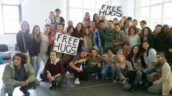 LA SALUTE DEGLI STUDENTI NASCE A SCUOLA LA SALUTE DEGLI STUDENTI NASCE A SCUOLA