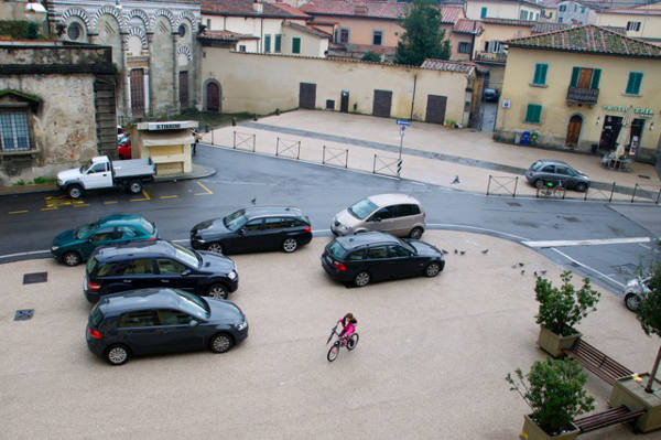 SOSTA SELVAGGIA IN PIAZZA SAN BARTOLOMEO SOSTA SELVAGGIA IN PIAZZA SAN BARTOLOMEO