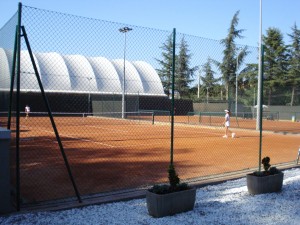 UN DEFIBRILLATORE AL TENNIS CLUB