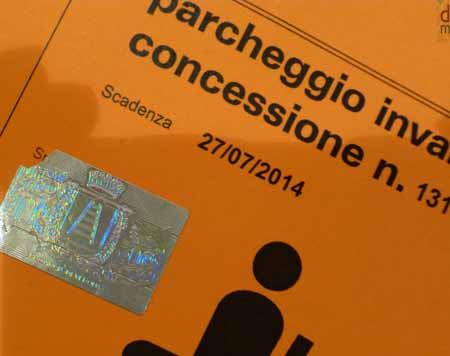 ADDIO AL VECCHIO CONTRASSEGNO-INVALIDI DI COLORE ARANCIONE ADDIO AL VECCHIO CONTRASSEGNO-INVALIDI DI COLORE ARANCIONE