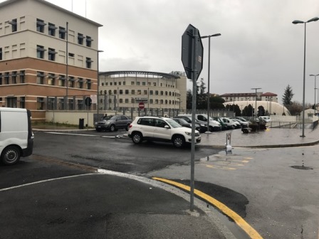 sap. CRONACA DI UN PARCHEGGIO IMPOSSIBILE sap. CRONACA DI UN PARCHEGGIO IMPOSSIBILE
