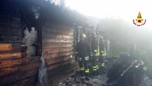 Quarrata. La casetta che è andata a fuoco