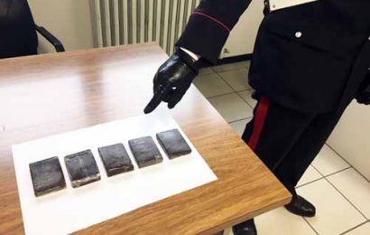 carabinieri. DENUNCE, ARRESTI E SEQUESTRO DI HASHISH carabinieri. DENUNCE, ARRESTI E SEQUESTRO DI HASHISH