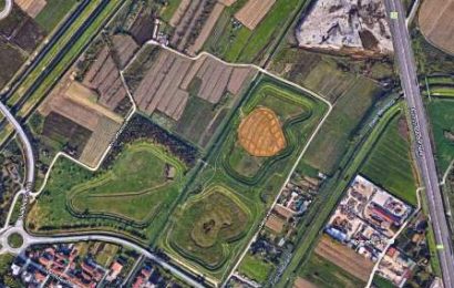 SI RIEMPIE L’AREA UMIDA PRESSO LE CASSE DI ESPANSIONE DI SAN DONNINO