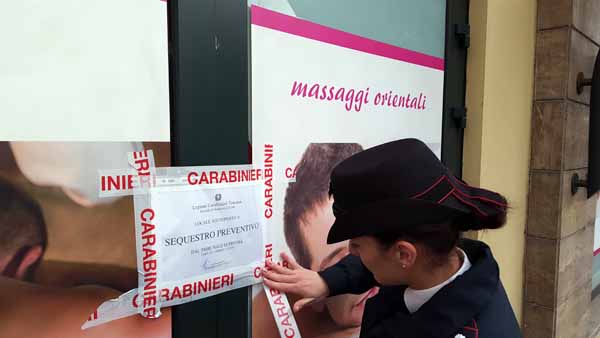 carabinieri. SEQUESTRATI QUATTRO CENTRI MASSAGGI carabinieri. SEQUESTRATI QUATTRO CENTRI MASSAGGI