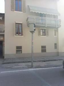 semafori & telecamere. NIENTE FOTO A CHI PASSA CON IL GIALLO semafori & telecamere. NIENTE FOTO A CHI PASSA CON IL GIALLO