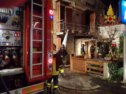 carabinieri. 92ENNE DI AGLIANA MUORE NELLE FIAMME DI UNA TERMOCOPERTA carabinieri. 92ENNE DI AGLIANA MUORE NELLE FIAMME DI UNA TERMOCOPERTA