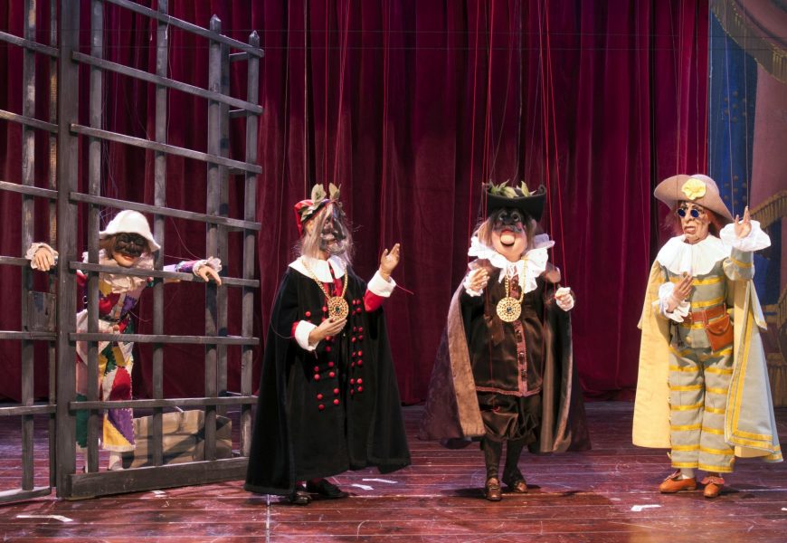 teatro manzoni. “IL GIRELLO”, LA FARSA DEL POTERE