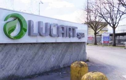 vigili del fuoco. CARTIERA IN FIAMME A PORCARI vigili del fuoco. CARTIERA IN FIAMME A PORCARI