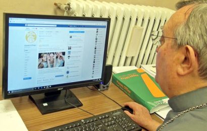 IL VESCOVO AGOSTINELLI SBARCA SU FACEBOOK PER PARLARE CON I GIOVANI IL VESCOVO AGOSTINELLI SBARCA SU FACEBOOK PER PARLARE CON I GIOVANI