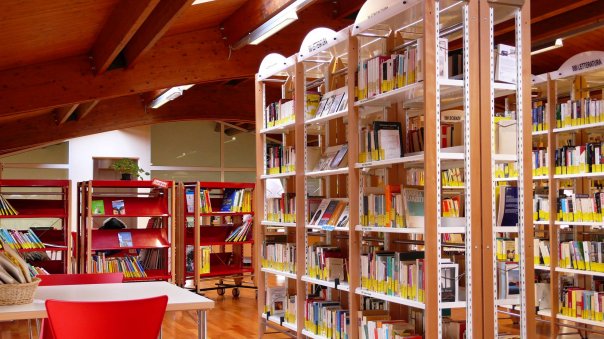 serravalle. BIBLIOTECA EDEN, DUE TABLET PER GLI UTENTI serravalle. BIBLIOTECA EDEN, DUE TABLET PER GLI UTENTI