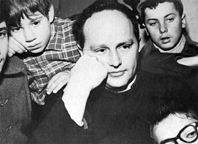 I CARE, DON MILANI IL MAESTRO. IL COMUNE DI MONTEMURLO CELEBRA I CENTO ANNI DALLA NASCITA DEL PRETE DI BARBIANA I CARE, DON MILANI IL MAESTRO. IL COMUNE DI MONTEMURLO CELEBRA I CENTO ANNI DALLA NASCITA DEL PRETE DI BARBIANA