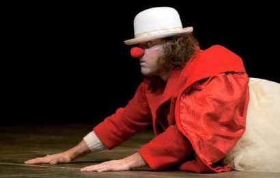 palcoscenico. “CLOWN, IDENTITÀ COMICA DEL CORPO” palcoscenico. “CLOWN, IDENTITÀ COMICA DEL CORPO”