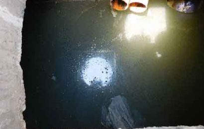 agliana. GASOLIO NEL FOSSO IN VIA MATTEOTTI