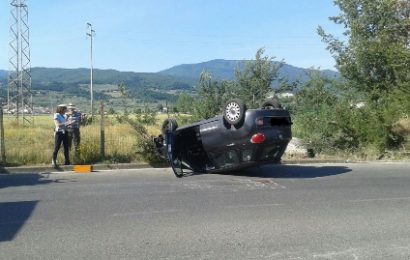 montemurlo. AUTO CAPPOTTA, ILLESI GLI OCCUPANTI montemurlo. AUTO CAPPOTTA, ILLESI GLI OCCUPANTI