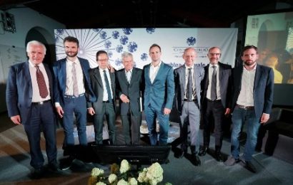 confcommercio. I PUNTI DI FORZA PER LO SVILUPPO DEL TERZIARIO confcommercio. I PUNTI DI FORZA PER LO SVILUPPO DEL TERZIARIO
