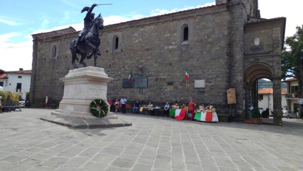 gavinana. GARIBALDI TRA BANDIERE E LIBRI gavinana. GARIBALDI TRA BANDIERE E LIBRI