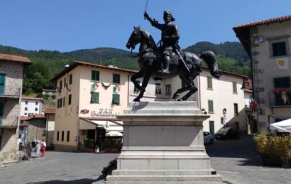 gavinana. LE CELEBRAZIONI FERRUCCIANE CON IL CALCIO STORICO FIORENTINO gavinana. LE CELEBRAZIONI FERRUCCIANE CON IL CALCIO STORICO FIORENTINO
