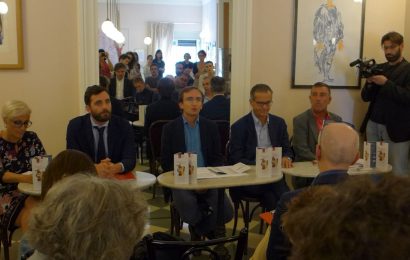 teatro manzoni. PRESENTATA LA STAGIONE DI PROSA 2017/2018 teatro manzoni. PRESENTATA LA STAGIONE DI PROSA 2017/2018