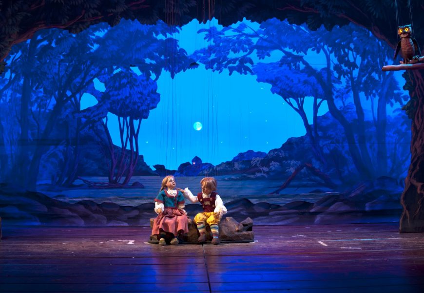 infanzia & città. LA FAVOLA DI HANSEL E GRETEL AL TEATRO MANZONI infanzia & città. LA FAVOLA DI HANSEL E GRETEL AL TEATRO MANZONI