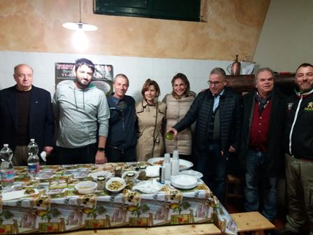 festa dell’olio 2017. L’EXTRA–VERGINE CONDISCE UN PIATTO RICCO DI CULTURA festa dell’olio 2017. L’EXTRA–VERGINE CONDISCE UN PIATTO RICCO DI CULTURA