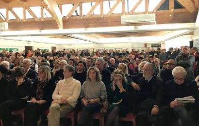 politica. LA RIVOLUZIONE LIBERALE, POSITIVA, CONCRETA DI FORZA ITALIA politica. LA RIVOLUZIONE LIBERALE, POSITIVA, CONCRETA DI FORZA ITALIA