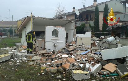 quarrata. ESPLODE UN FABBRICATO IN MURATURA, ZONA SOTTO SEQUESTRO quarrata. ESPLODE UN FABBRICATO IN MURATURA, ZONA SOTTO SEQUESTRO