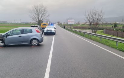 montemurlo. INCIDENTE SULLA VIA BERLINGUER, AUTO CONTRO IL GUARD RAIL montemurlo. INCIDENTE SULLA VIA BERLINGUER, AUTO CONTRO IL GUARD RAIL