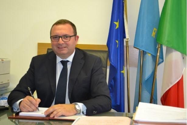 ALLA MAIC GLI STUDENTI DEL DE FRANCESCHI PACINOTTI INCONTRANO IL DOTTOR MARINO FARDELLI DI RITORNO DALLA MISSIONE IN UCRAINA ALLA MAIC GLI STUDENTI DEL DE FRANCESCHI PACINOTTI INCONTRANO IL DOTTOR MARINO FARDELLI DI RITORNO DALLA MISSIONE IN UCRAINA
