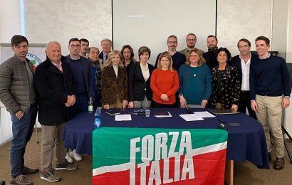 AL CONGRESSO DI FORZA ITALIA ANCHE UNA DELEGAZIONE PRATESE AL CONGRESSO DI FORZA ITALIA ANCHE UNA DELEGAZIONE PRATESE