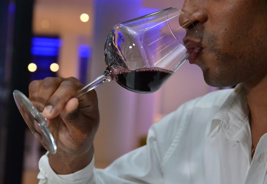 vino. IL CONSORZIO CHIANTI TORNA A CUBA CON IL SIGARO HABANOS vino. IL CONSORZIO CHIANTI TORNA A CUBA CON IL SIGARO HABANOS