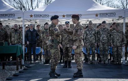 OPERAZIONE EVA, I PARACADUTISTI DELLA FOLGORE CEDONO IL COMANDO IN UNGHERIA OPERAZIONE EVA, I PARACADUTISTI DELLA FOLGORE CEDONO IL COMANDO IN UNGHERIA