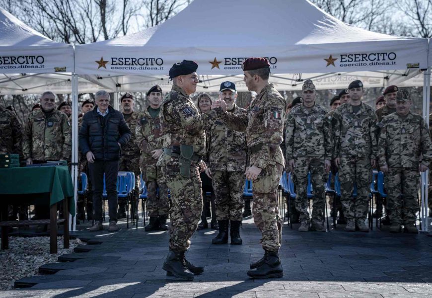 OPERAZIONE EVA, I PARACADUTISTI DELLA FOLGORE CEDONO IL COMANDO IN UNGHERIA OPERAZIONE EVA, I PARACADUTISTI DELLA FOLGORE CEDONO IL COMANDO IN UNGHERIA