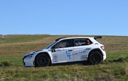 BUONA LA PRIMA PER DIMENSIONE CORSE: VITTORIA ASSOLUTA AL TUSCANY RALLY CON CARLO ALBERTO SENIGAGLIESI BUONA LA PRIMA PER DIMENSIONE CORSE: VITTORIA ASSOLUTA AL TUSCANY RALLY CON CARLO ALBERTO SENIGAGLIESI